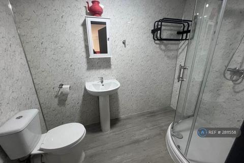 3 bedroom bungalow to rent, Valley Road, Gillingham, ME7