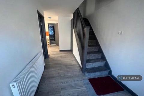3 bedroom bungalow to rent, Valley Road, Gillingham, ME7
