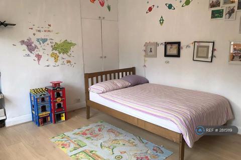 2 bedroom flat to rent, Parliament Court, London, NW3