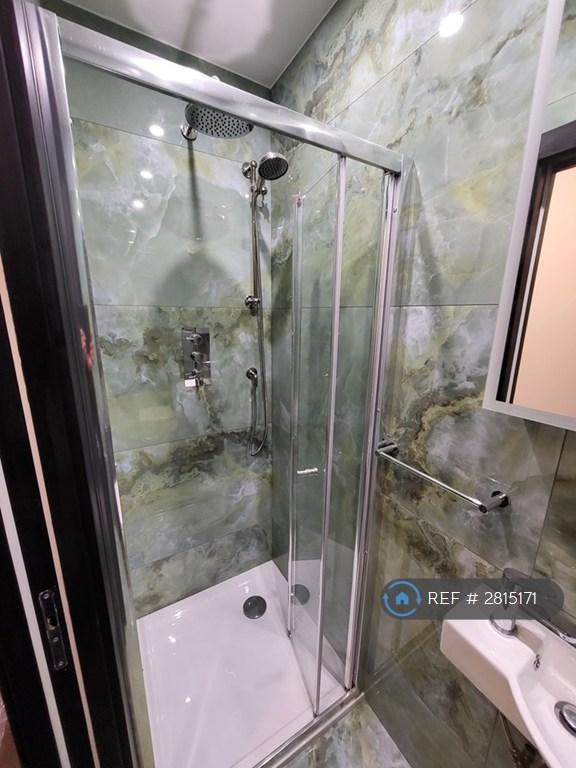 Family Bathroom First Floor