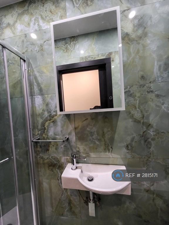 Family Bathroom First Floor