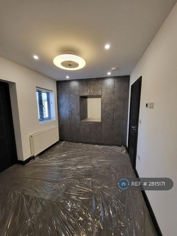 Master Bedroom With Fitted Wardrobe