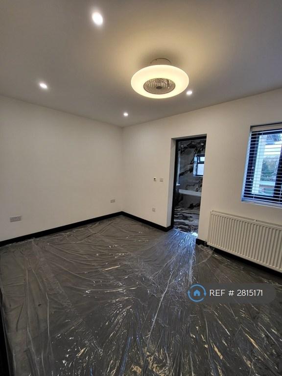 Master Bedroom With En-Suite