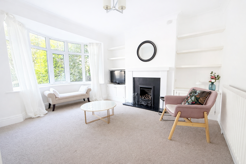 3 bedroom semi-detached house to rent, Fern Hill Mount, Shipley BD18