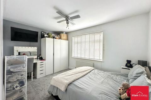 1 bedroom flat for sale, Dean Road, Cadishead, M44
