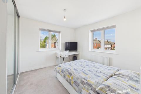 4 bedroom semi-detached house for sale, Rome Avenue, Aylesbury