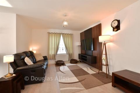 2 bedroom flat for sale, Faringdon Avenue, Romford, Essex