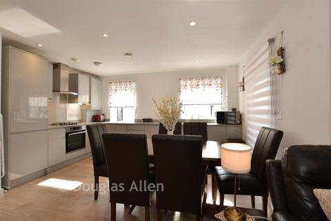 Brick House, Romford RM3