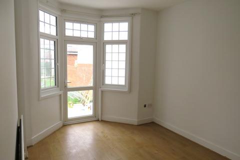 undefined, Abbotts Road, Southall UB1