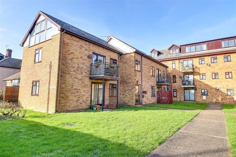 2 bedroom flat for sale, London Road, Benfleet SS7