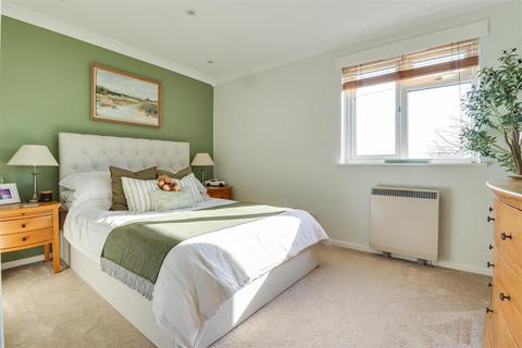 2 bedroom flat for sale, London Road, Benfleet SS7