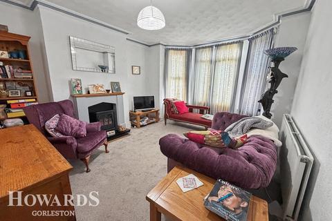 4 bedroom terraced house for sale, Upper Cliff Road, Gorleston