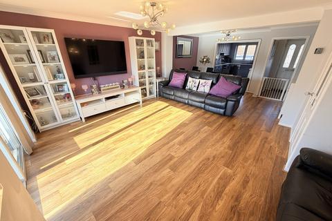 3 bedroom terraced house for sale, Palmers Drive, Little Thurrock