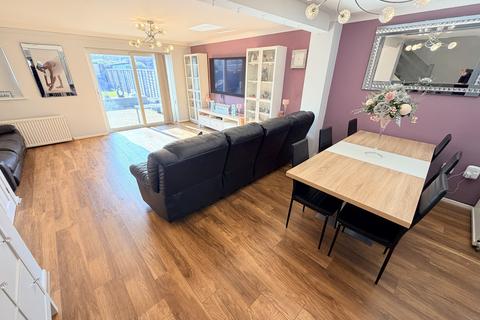 3 bedroom terraced house for sale, Palmers Drive, Little Thurrock