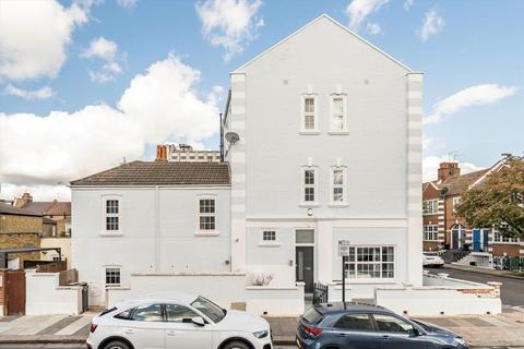 6 bedroom maisonette to rent, Tamworth Street, London SW6