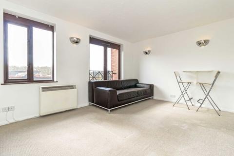 undefined, Discovery Walk, London E1W