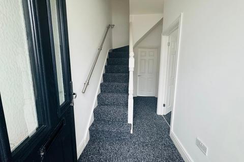3 bedroom terraced house to rent, 3 bed, Mortlake Road IG1