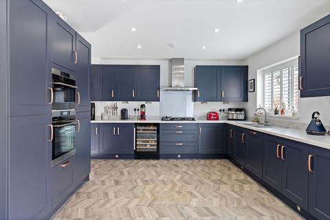 4 bedroom detached house for sale, Maynard Street, Crawley RH10