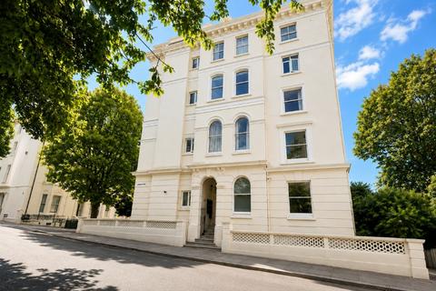 1 bedroom ground floor flat to rent, Cambridge Road, Hove, BN3