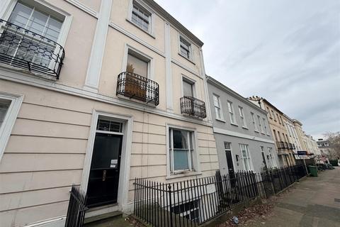 undefined, London Road, Cheltenham, GL52.