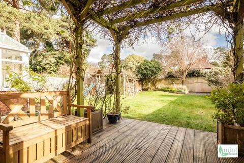 5 bedroom detached house for sale, Hamilton Avenue, Woking GU22