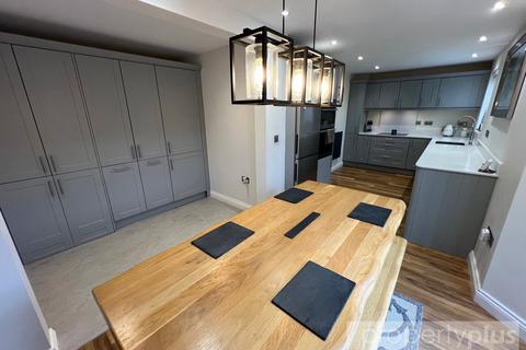 3 bedroom detached house for sale, Llewellyns View, Gilfach Goch, Rhondd Cynon Taff, CF39