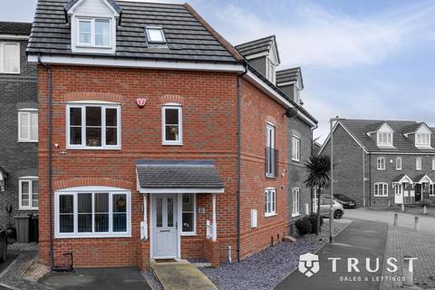 4 bedroom terraced house for sale, Westfield Street, Heckmondwike, WF16