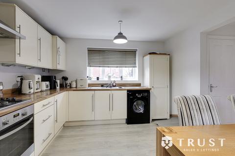 4 bedroom terraced house for sale, Westfield Street, Heckmondwike, WF16