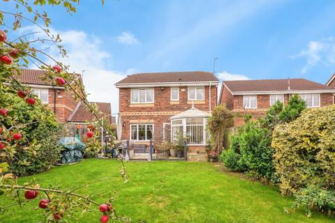 4 bedroom detached house for sale, Glen Court, Castleford