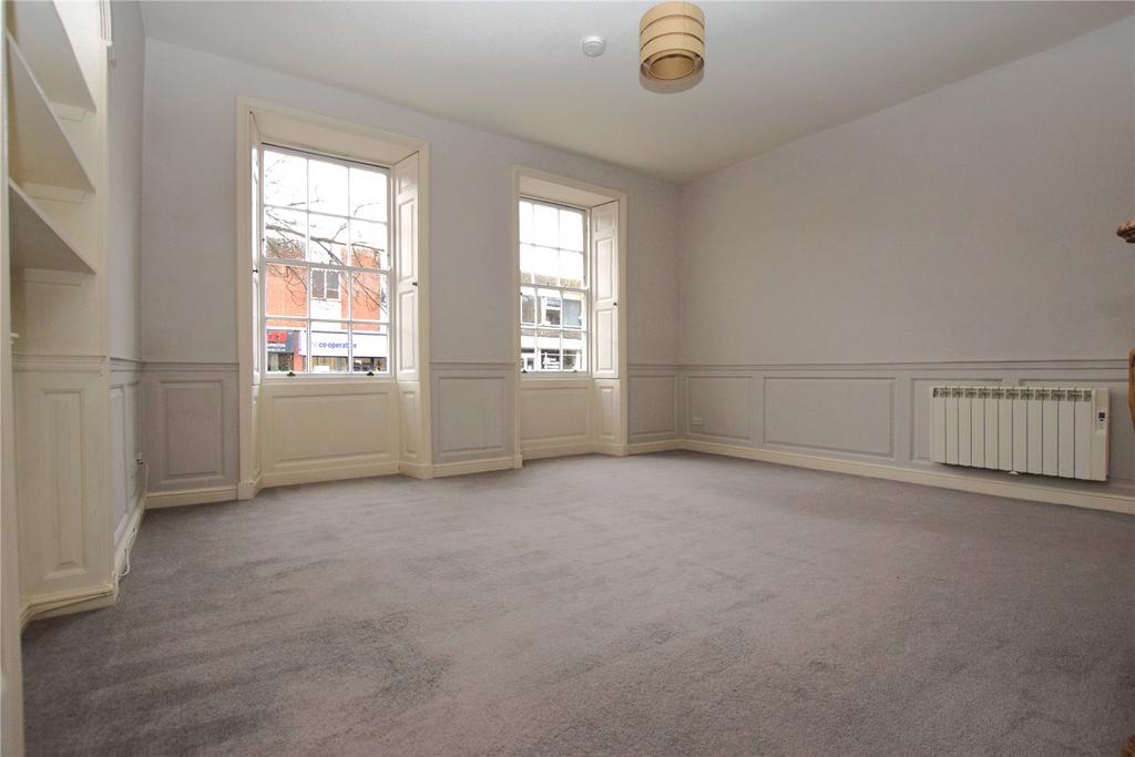 Living Area/ Bedroom
