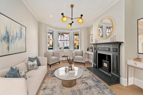 4 bedroom terraced house for sale, Warwick Road, Hampton Wick, Kingston Upon Thames, KT1