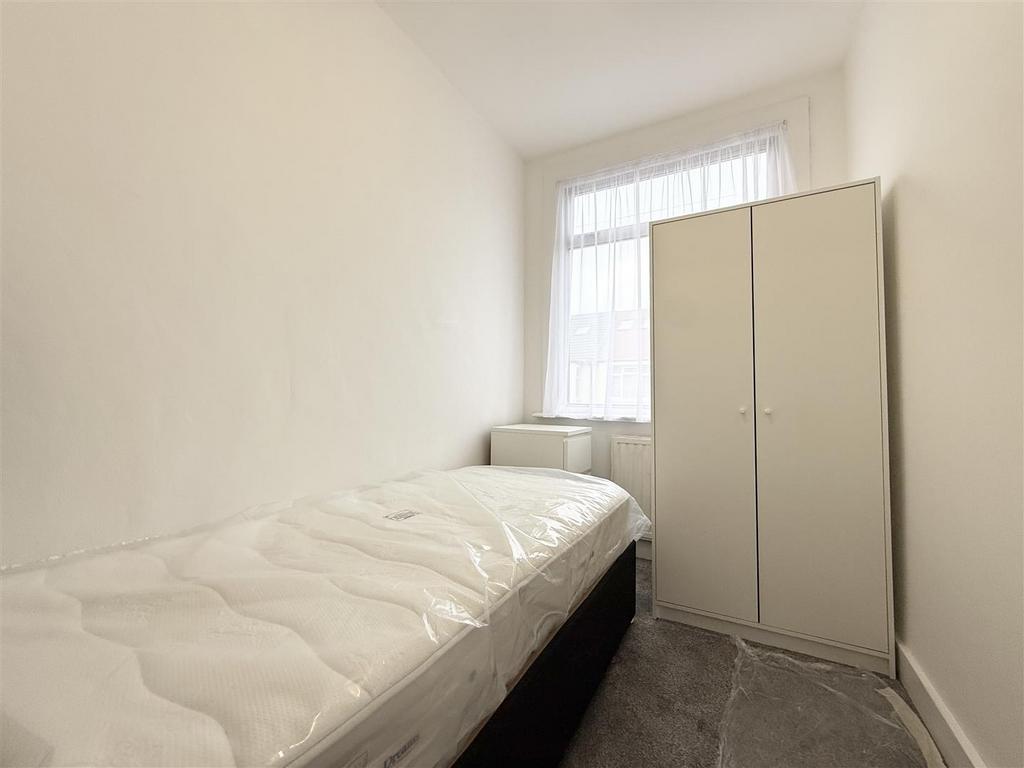Single Bed.jpeg