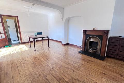 2 bedroom detached house to rent, Dagenham, Essex, RM8 2TB