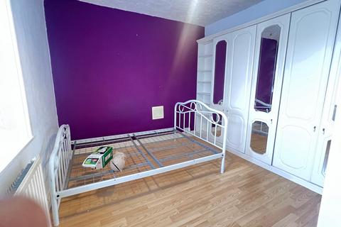 2 bedroom detached house to rent, Dagenham, Essex, RM8 2TB