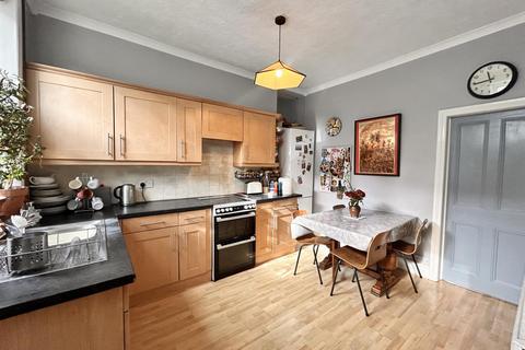 undefined, Third Avenue, Halifax HX3