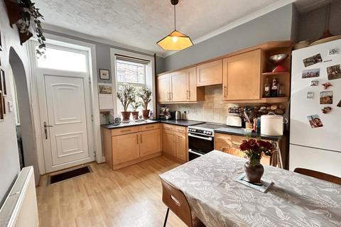 undefined, Third Avenue, Halifax HX3