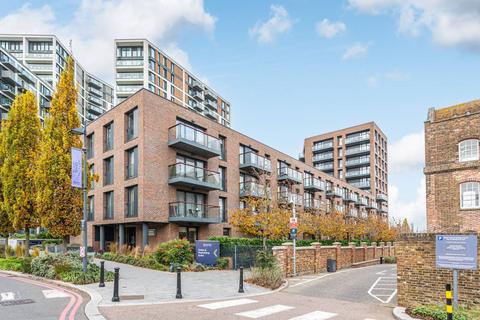 3 bedroom flat to rent, Duke of Wellington Avenue, Woolwich, London, SE18