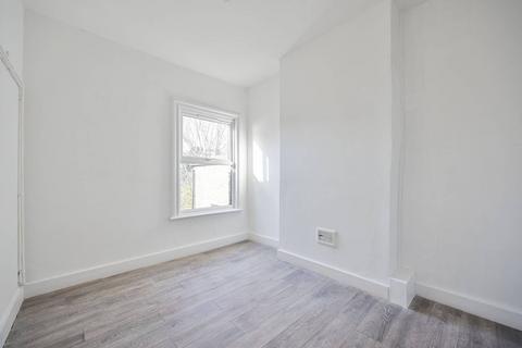 1 bedroom flat for sale, Gladstone Avenue, Wood Green, London, N22