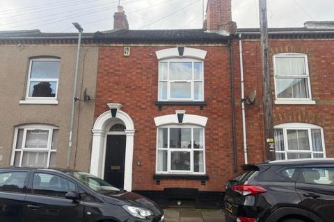 2 bedroom terraced house to rent, Shakespeare Road, The Mounts,  Northampton