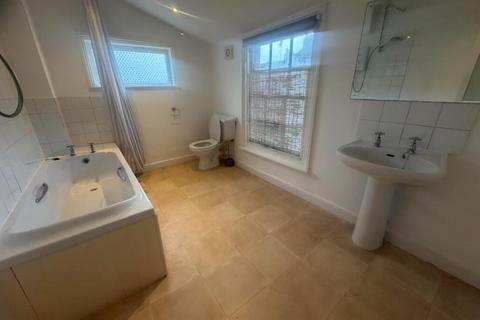 2 bedroom terraced house to rent, Shakespeare Road, The Mounts,  Northampton