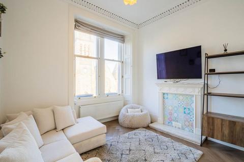 2 bedroom flat to rent, Leith Walk, Leith, Edinburgh