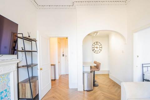 2 bedroom flat to rent, Leith Walk, Leith, Edinburgh