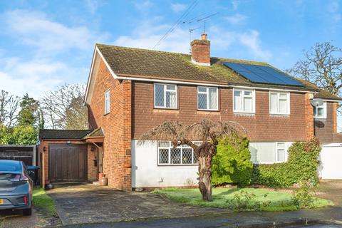 Magdalen Close, Byfleet, Surrey, KT14