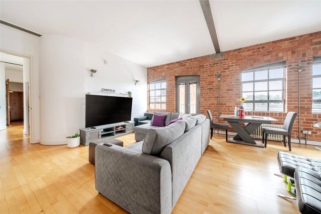 Sitting/Dining Room
