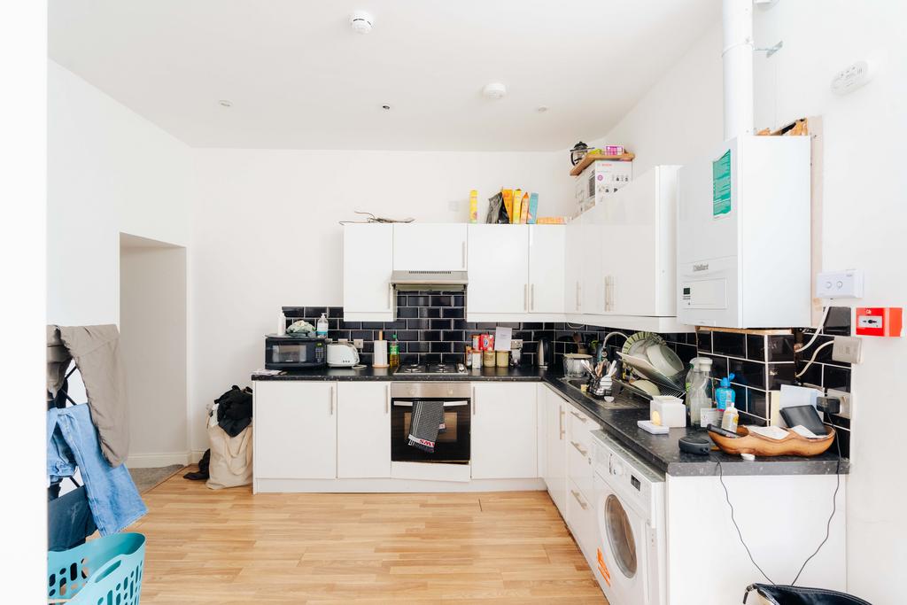 Apartment in Bristol, Upper Knowle, St Philip's Marsh - View 4