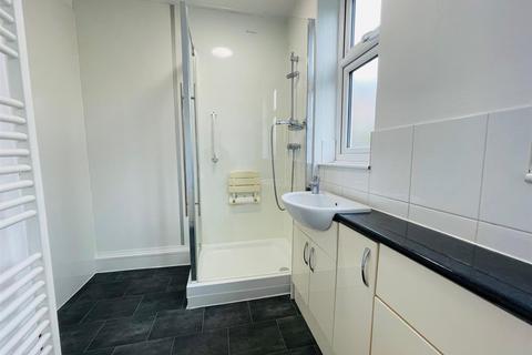 3 bedroom flat to rent, London Road, Stoneygate