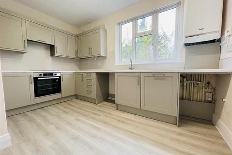3 bedroom flat to rent, London Road, Stoneygate