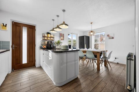 3 bedroom detached house for sale, Touchstone Road, Warwick, CV34
