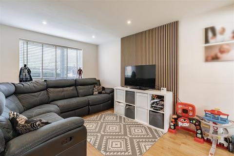 3 bedroom semi-detached house for sale, Seven Acres, New Ash Green DA3