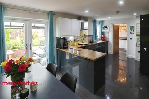 5 bedroom detached house for sale, Darley Cross, Worsbrough, Barnsley